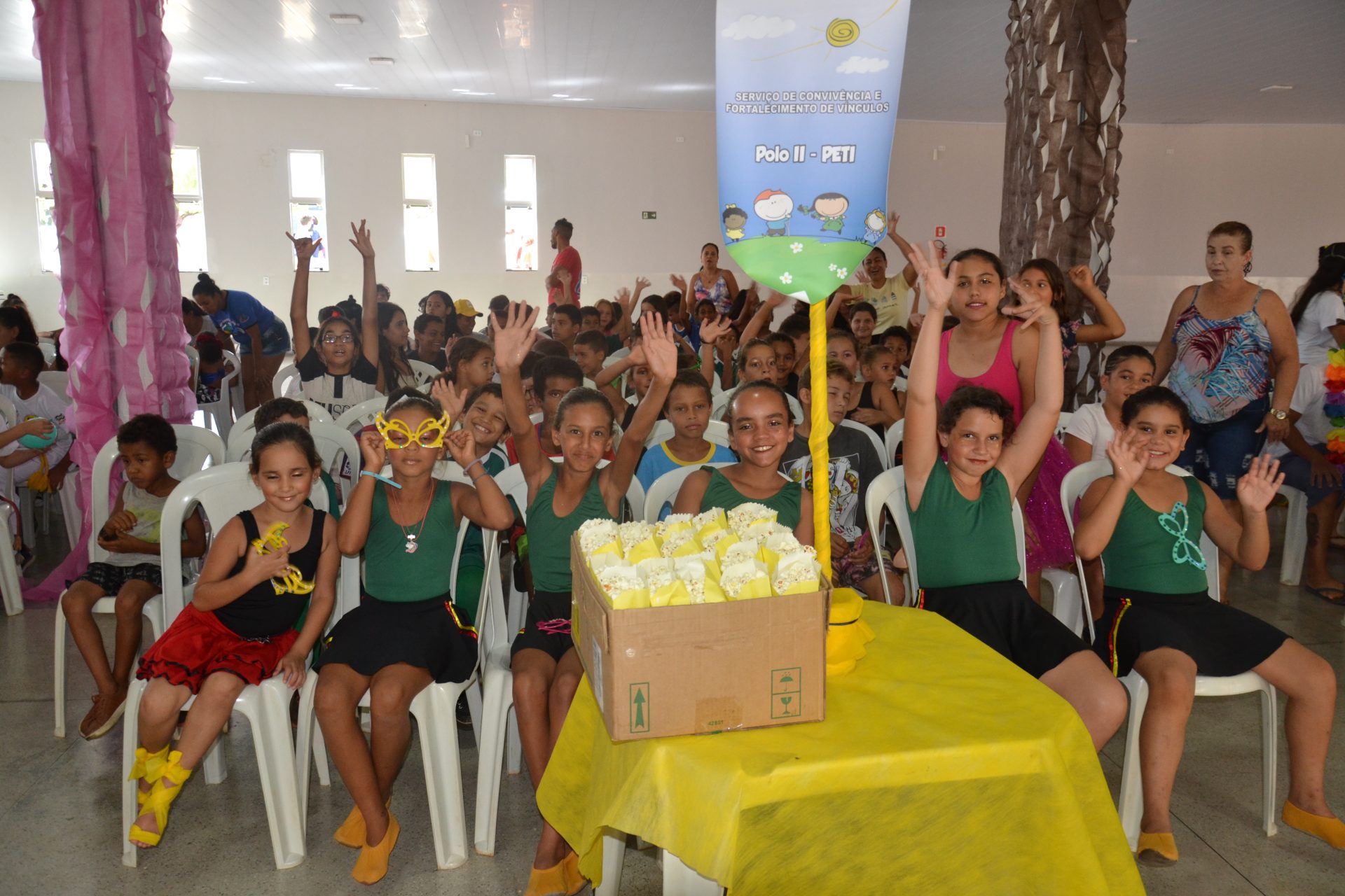 Prefeitura Realiza Carnalegria Para Crian As Do Scfv Prefeitura